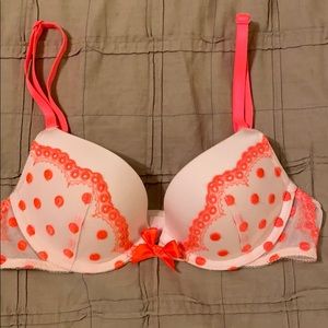 Victoria’s Secret Very Sexy Push-Up Bra 32A